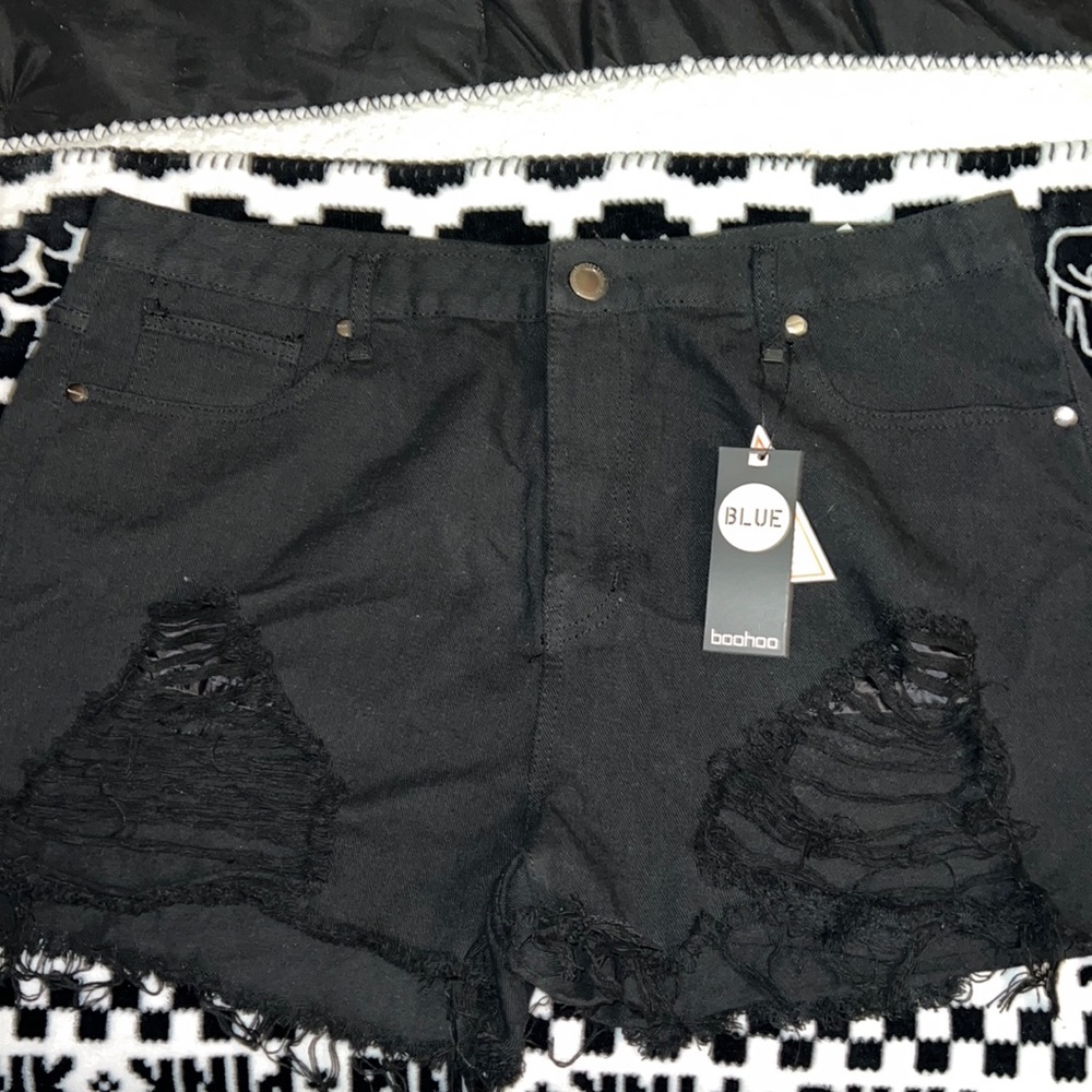Boohoo black denim shorts